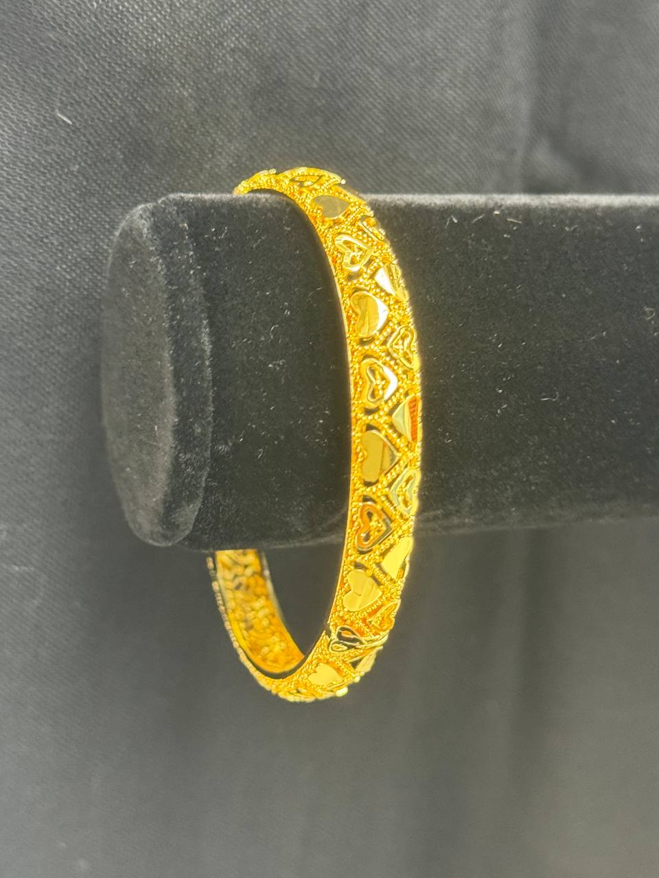 Palestinian Elegance imitated gold heart design gold bangle bracelet with intricate heart patterns