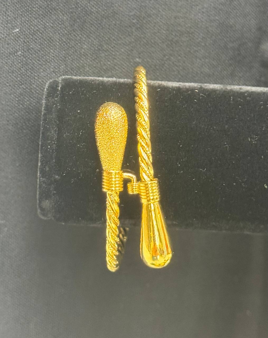 Palestinian Elegance Mabroume Single Injasa Bracelet in imitated gold with unique twisted design