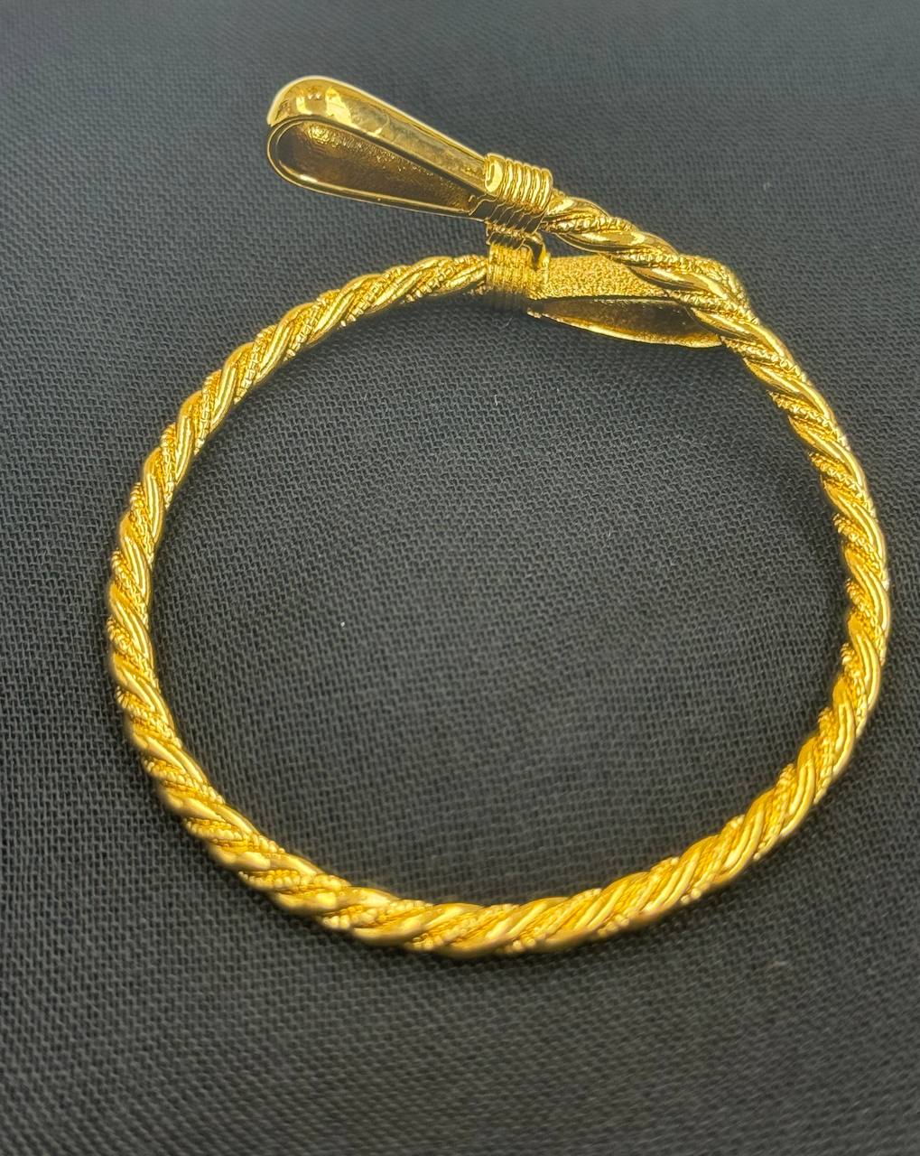 Mabroume Single Injasa Bracelet in imitated gold with twisted rope design by Palestinian Elegance
