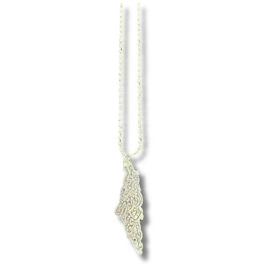 Silver Arabic necklace with intricate calligraphy pendant on a delicate chain by Palestinian Elegance